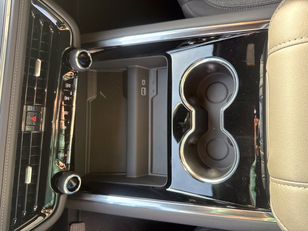 2027 Chevrolet Suburban LS