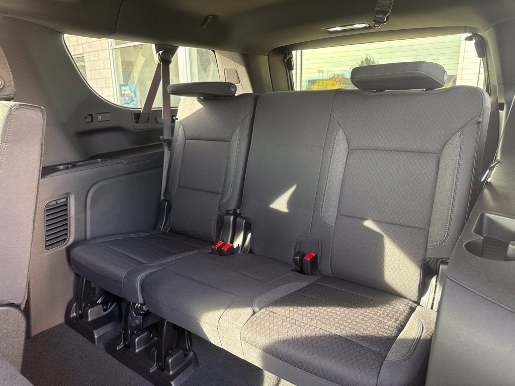 2027 Chevrolet Suburban LS