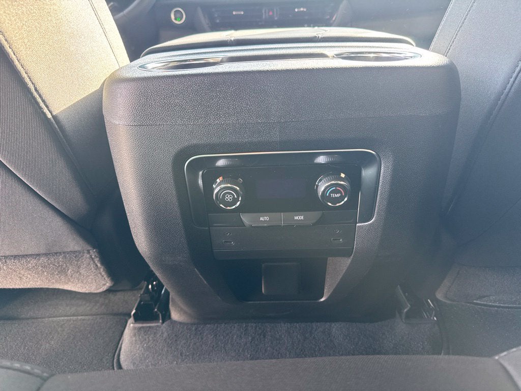 2027 Chevrolet Suburban LS