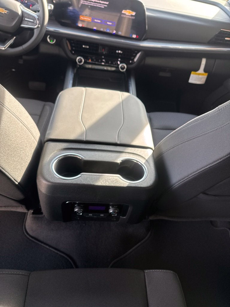 2027 Chevrolet Suburban LS