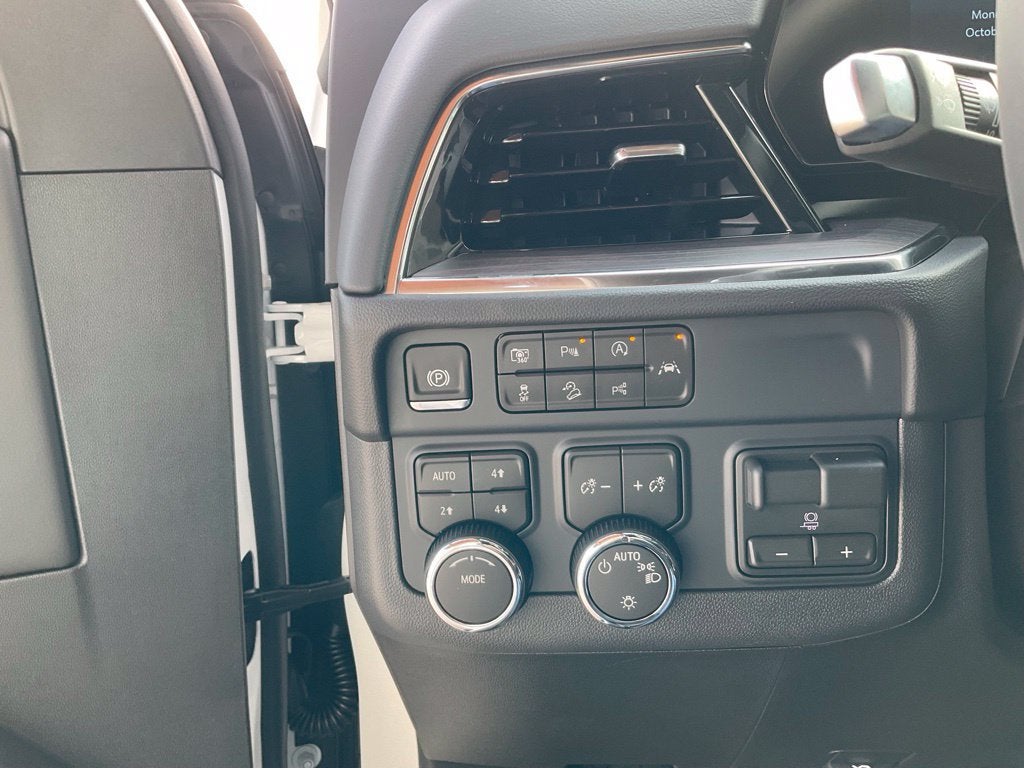 2027 Chevrolet Suburban LS