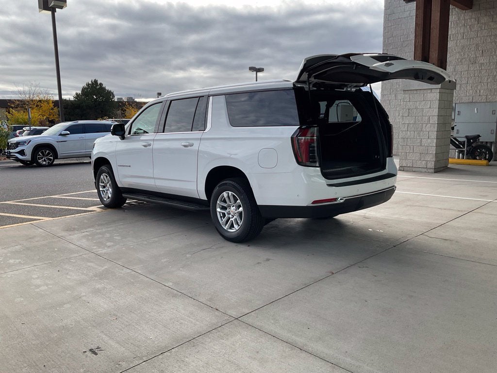 2027 Chevrolet Suburban LS