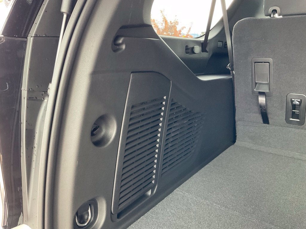 2027 Chevrolet Suburban LS