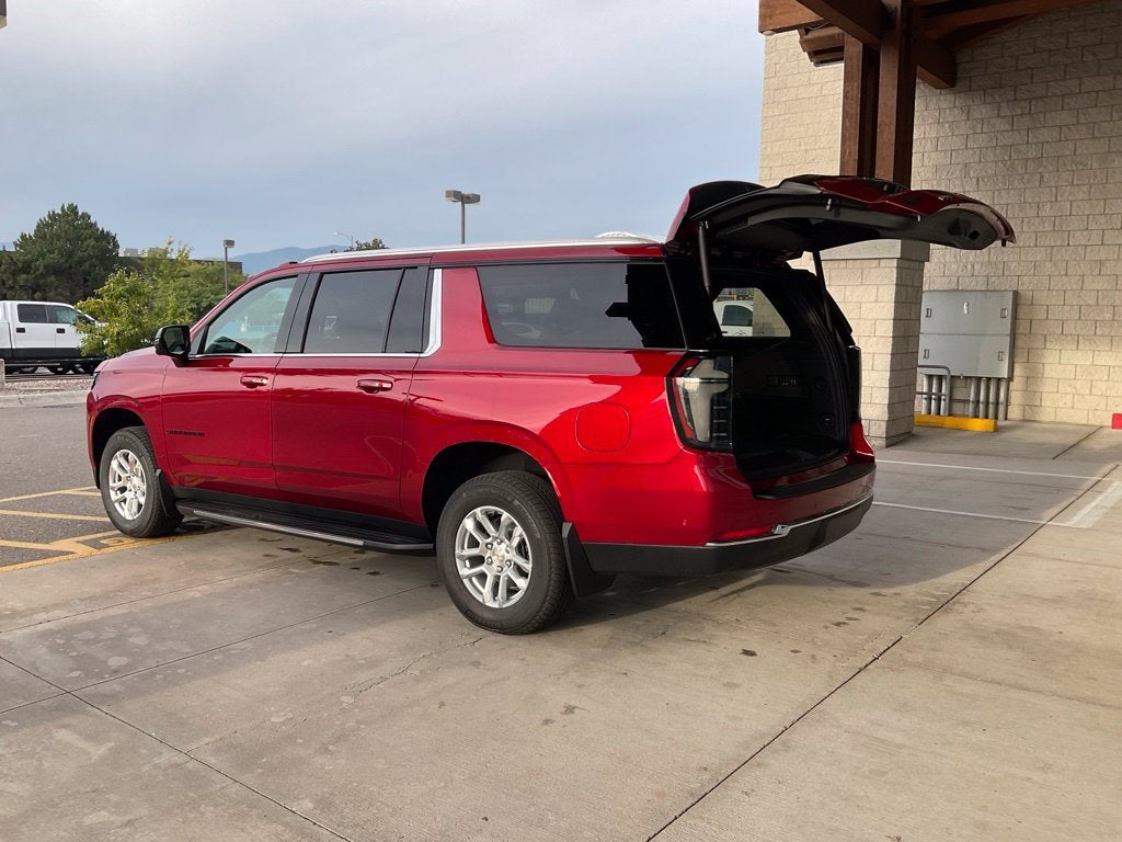 2026 Chevrolet Suburban LT