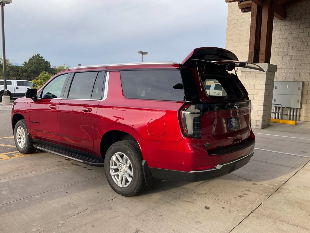 2026 Chevrolet Suburban LT