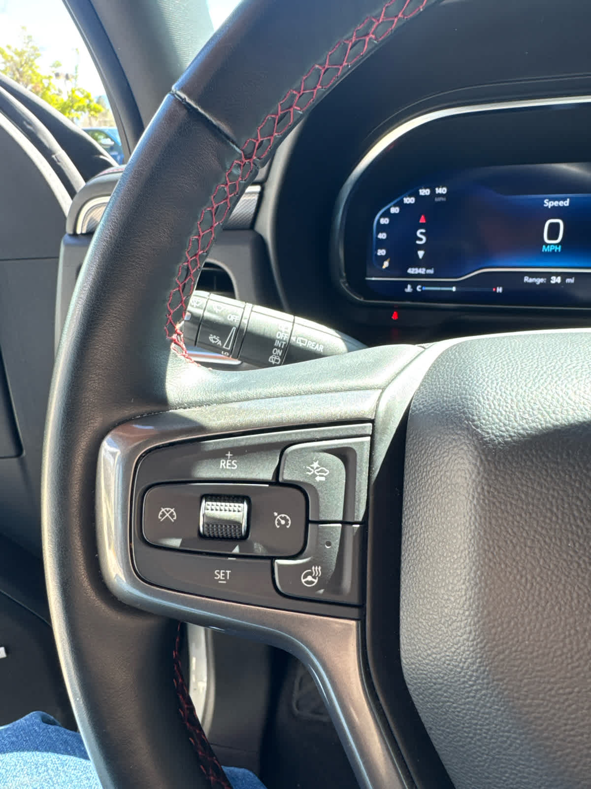 2024 Chevrolet Suburban RST