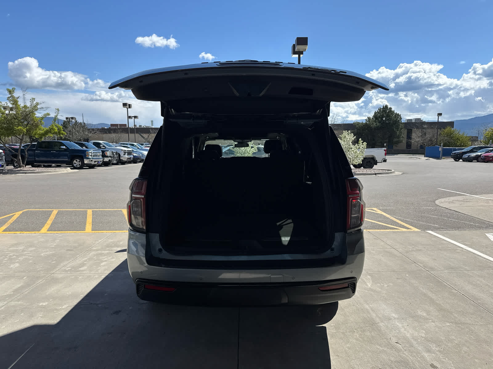 2024 Chevrolet Suburban RST