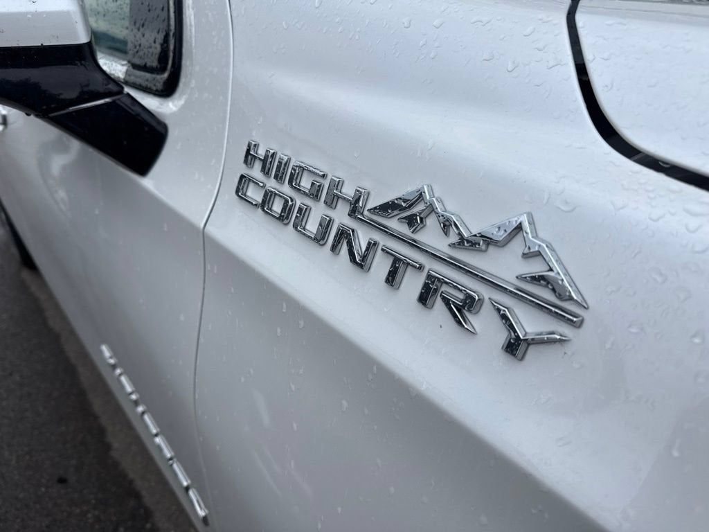 2022 Chevrolet Suburban High Country