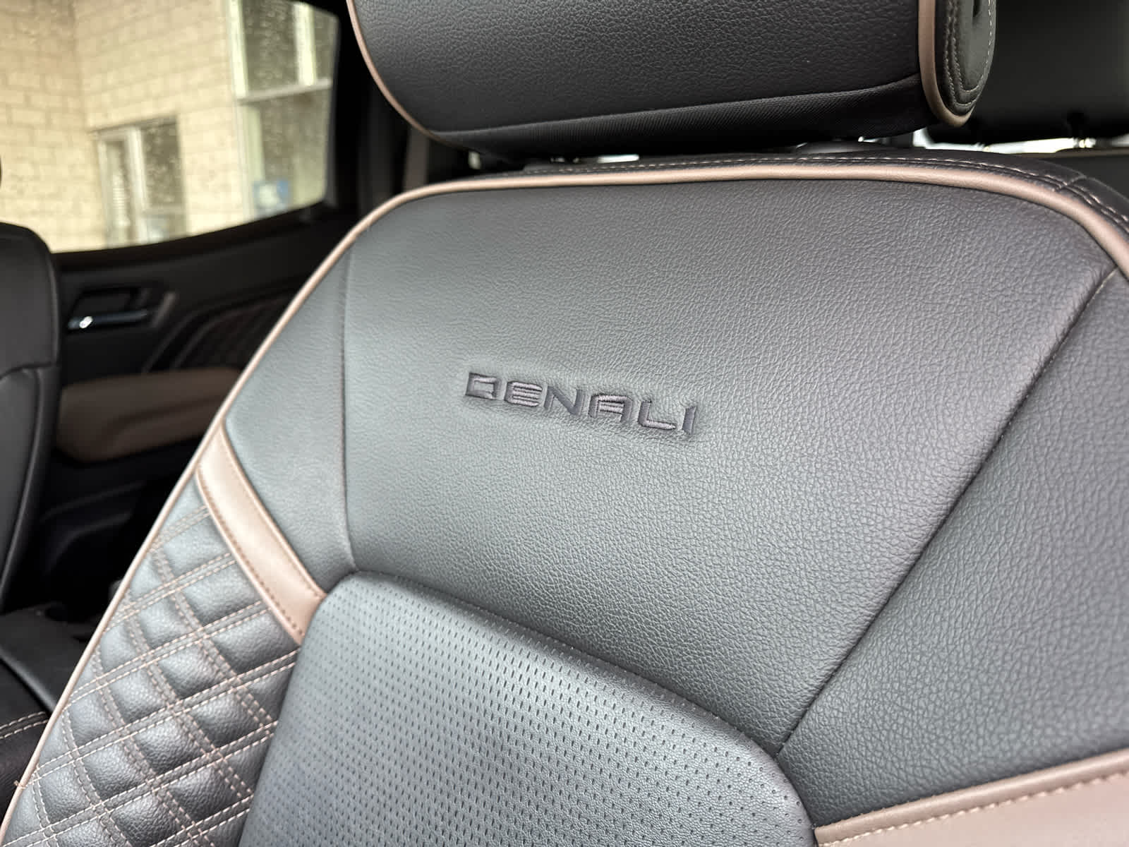 2023 GMC Canyon Denali