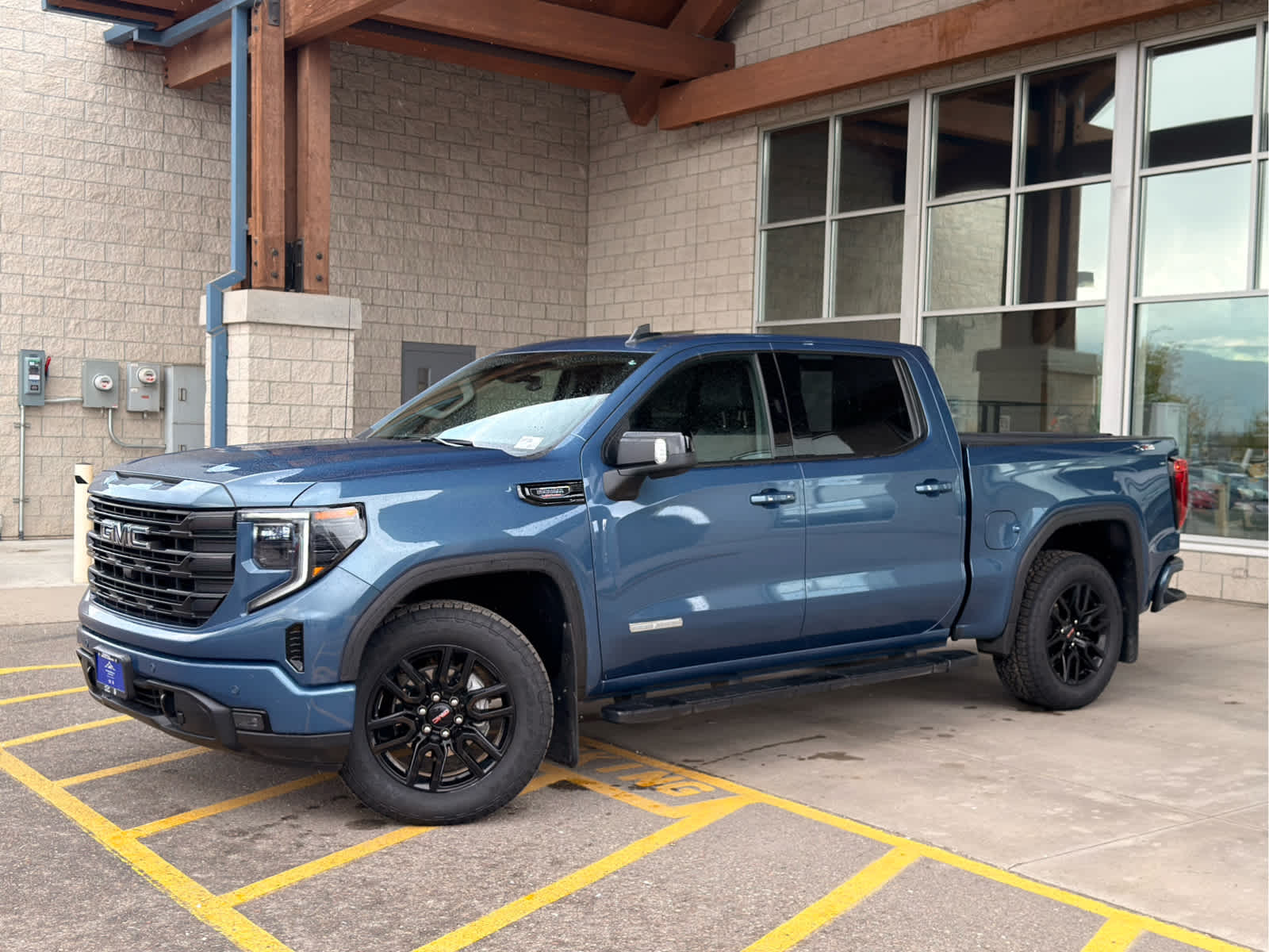 2025 GMC Sierra 1500 Elevation
