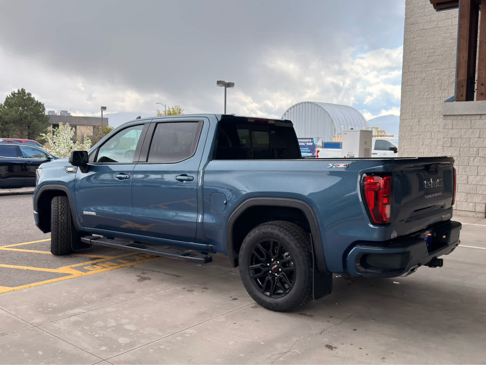2025 GMC Sierra 1500 Elevation