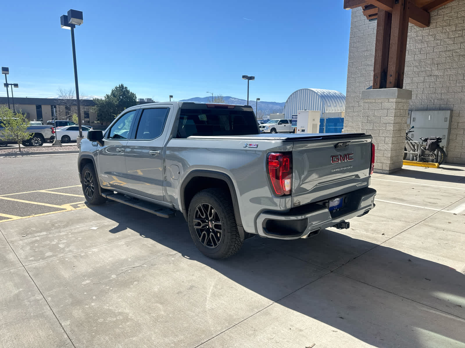 2024 GMC Sierra 1500 Elevation