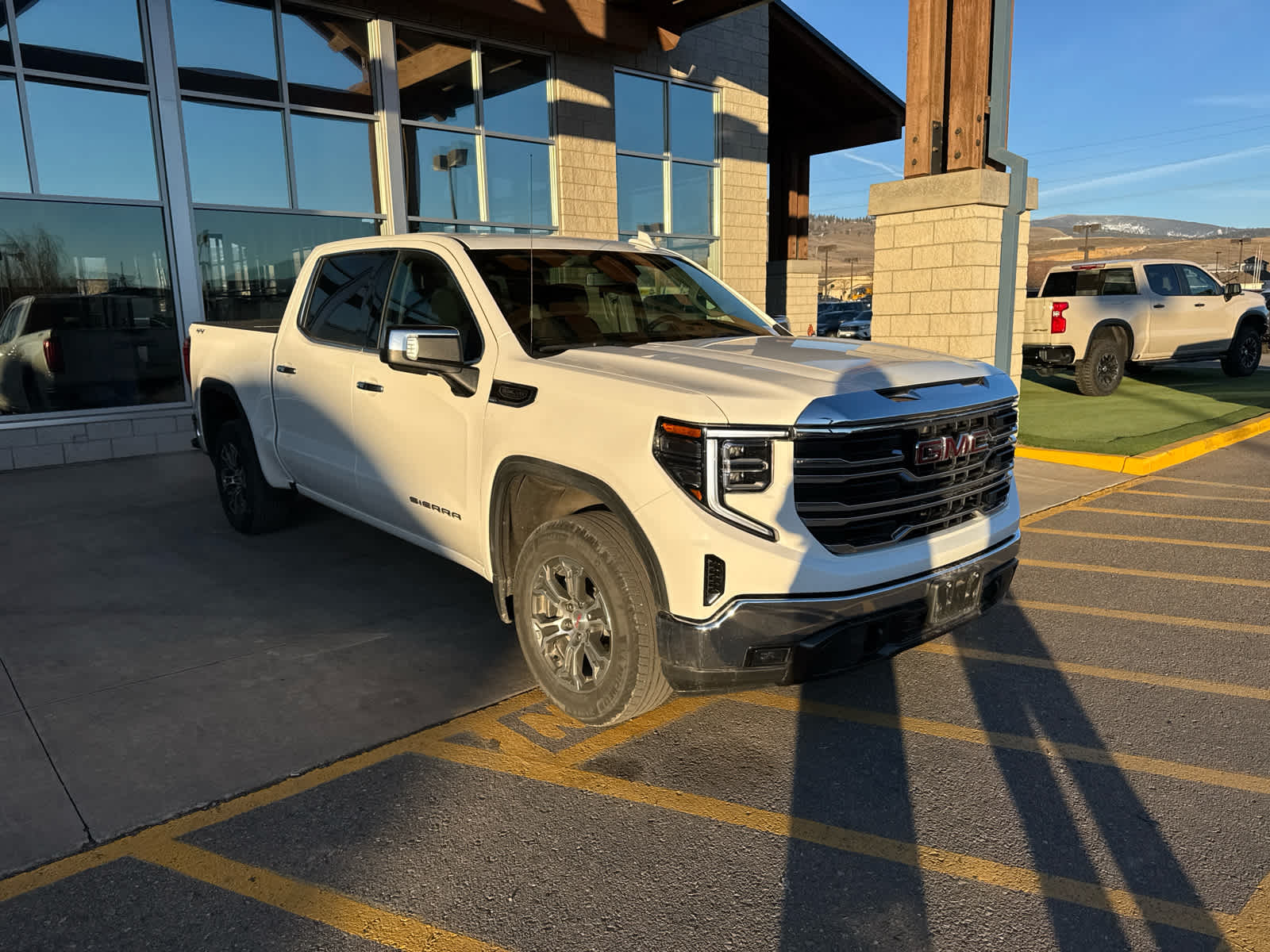 2025 GMC Sierra 1500 SLT