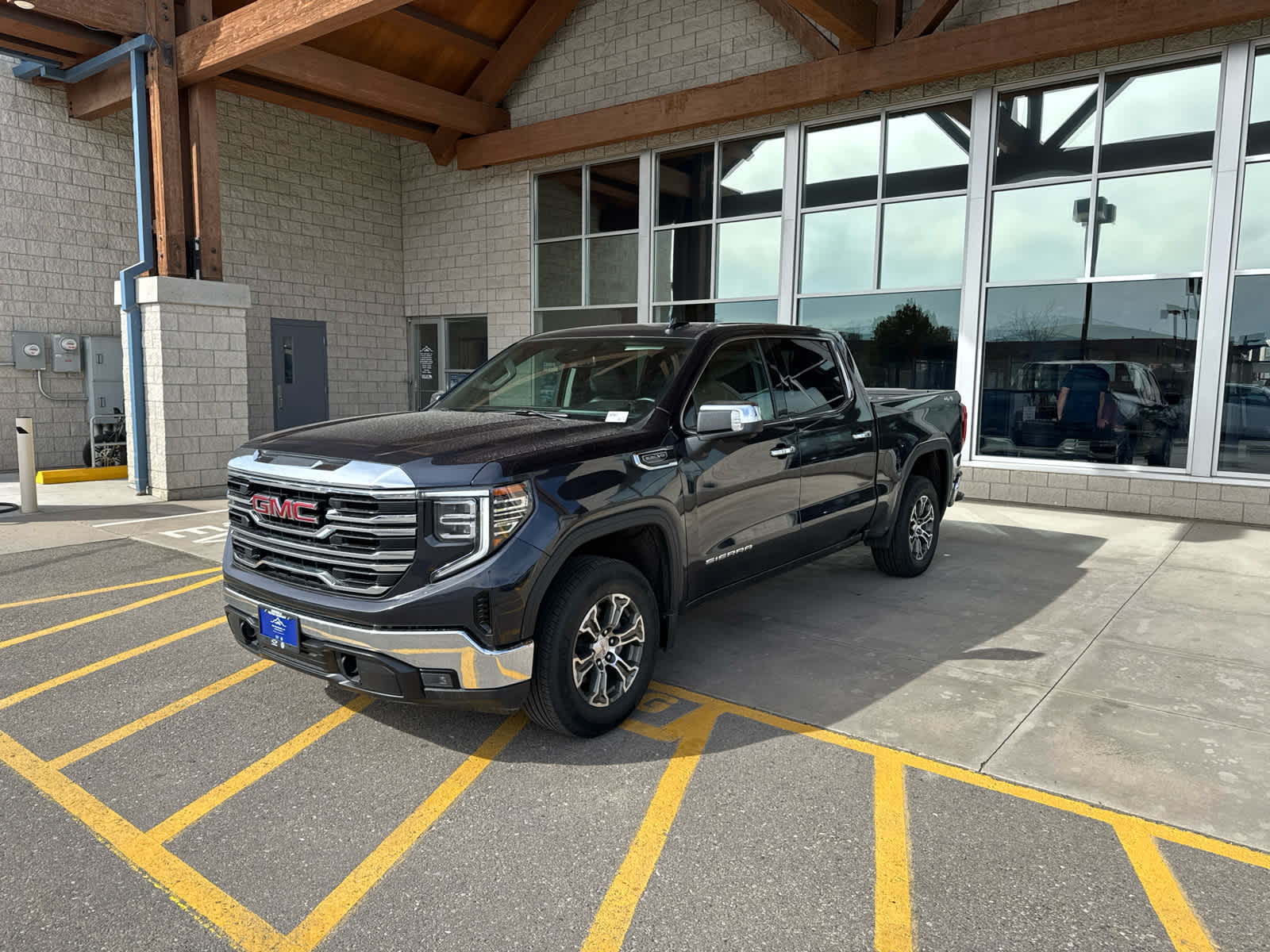 2025 GMC Sierra 1500 SLT