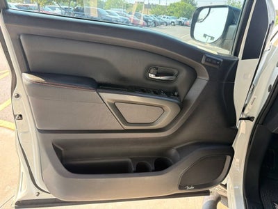 2021 Nissan TITAN Crew Cab PRO-4X 4x4
