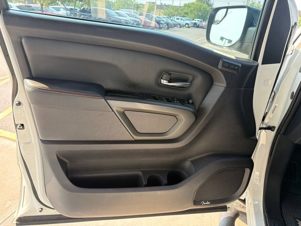 2021 Nissan TITAN Crew Cab PRO-4X 4x4