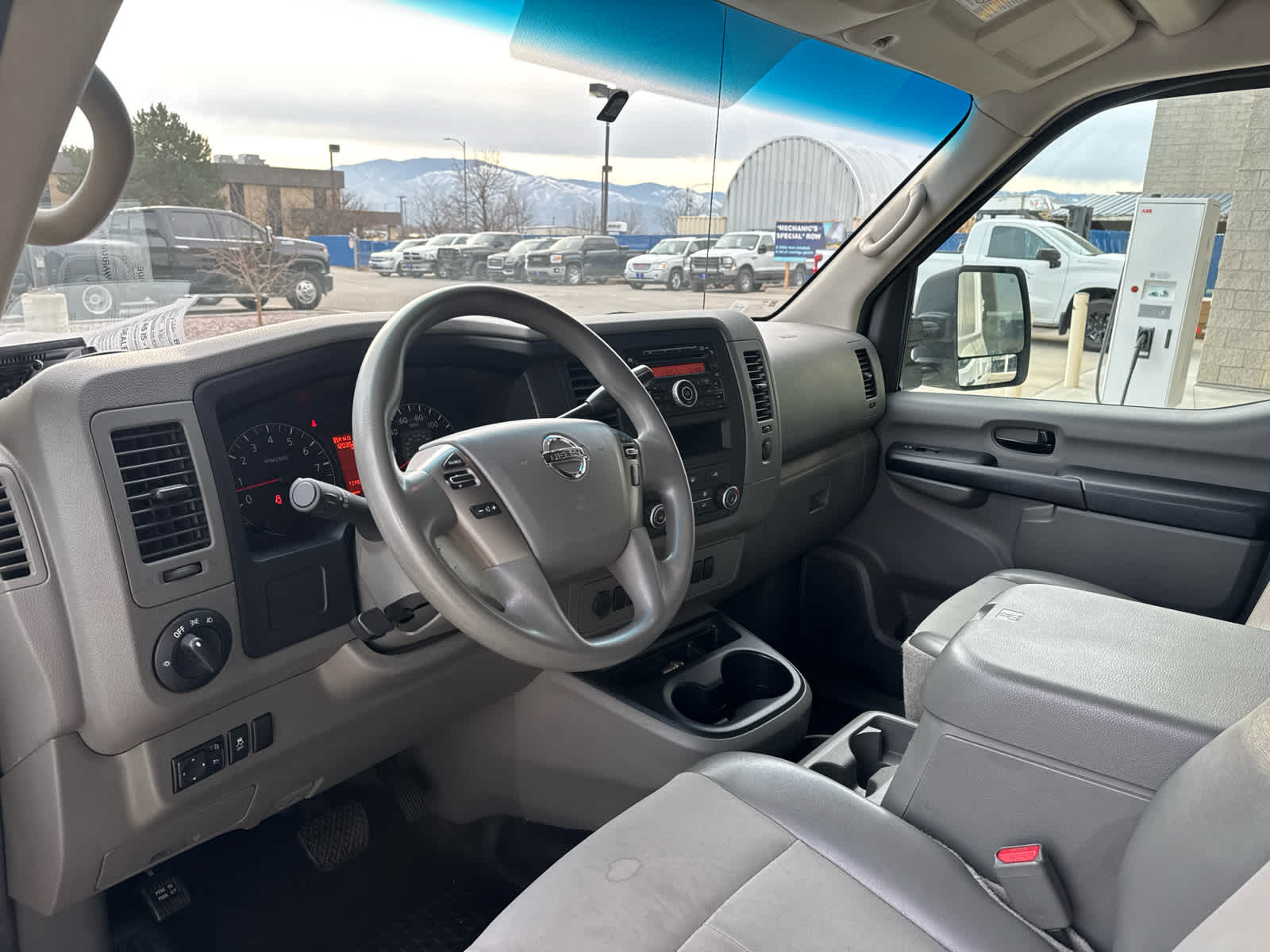 2016 Nissan NV SV