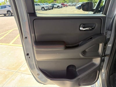 2022 Nissan Frontier Crew Cab PRO-4X 4x4