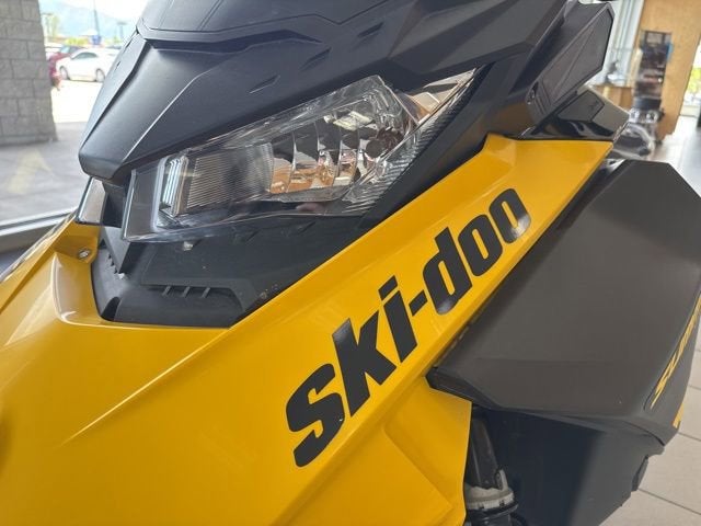 2025 SKIDOO SNOWMOBILE Base