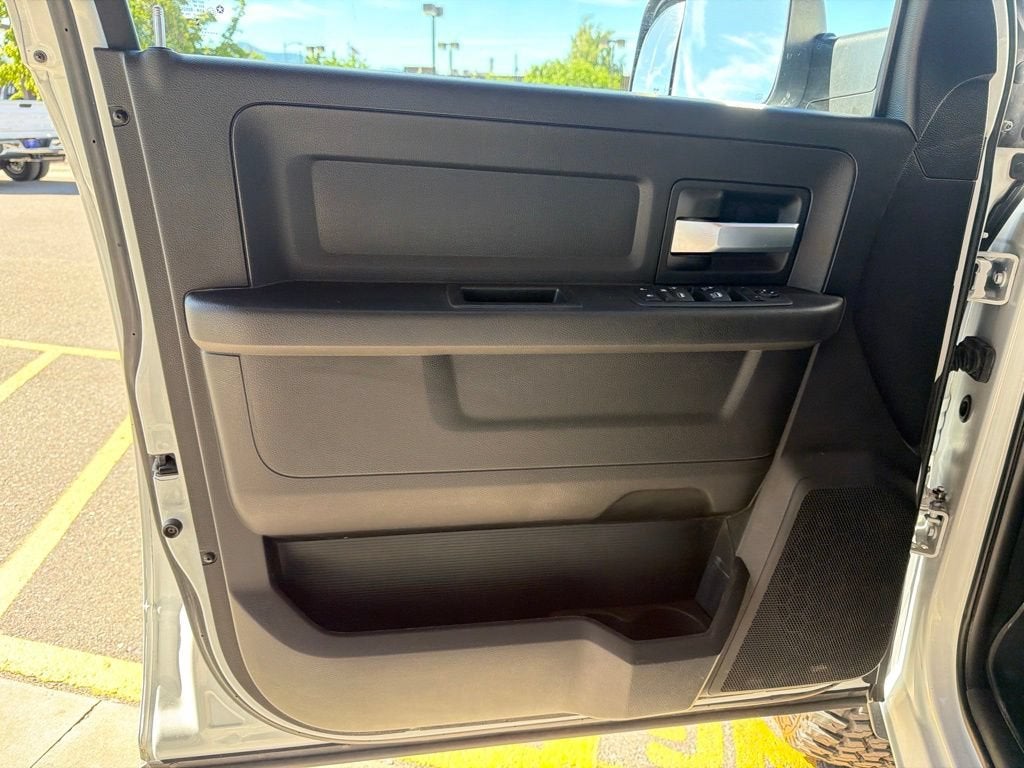 2019 RAM 3500 Tradesman Crew Cab 4x4 6'4" Box