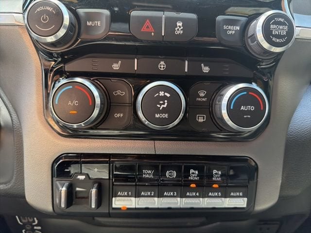 2019 RAM 3500 Big Horn Crew Cab 4x4 8' Box