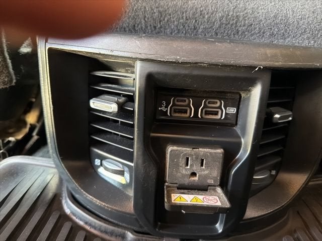 2019 RAM 3500 Big Horn Crew Cab 4x4 8' Box