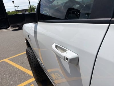 2019 RAM 3500 Big Horn Crew Cab 4x4 8' Box