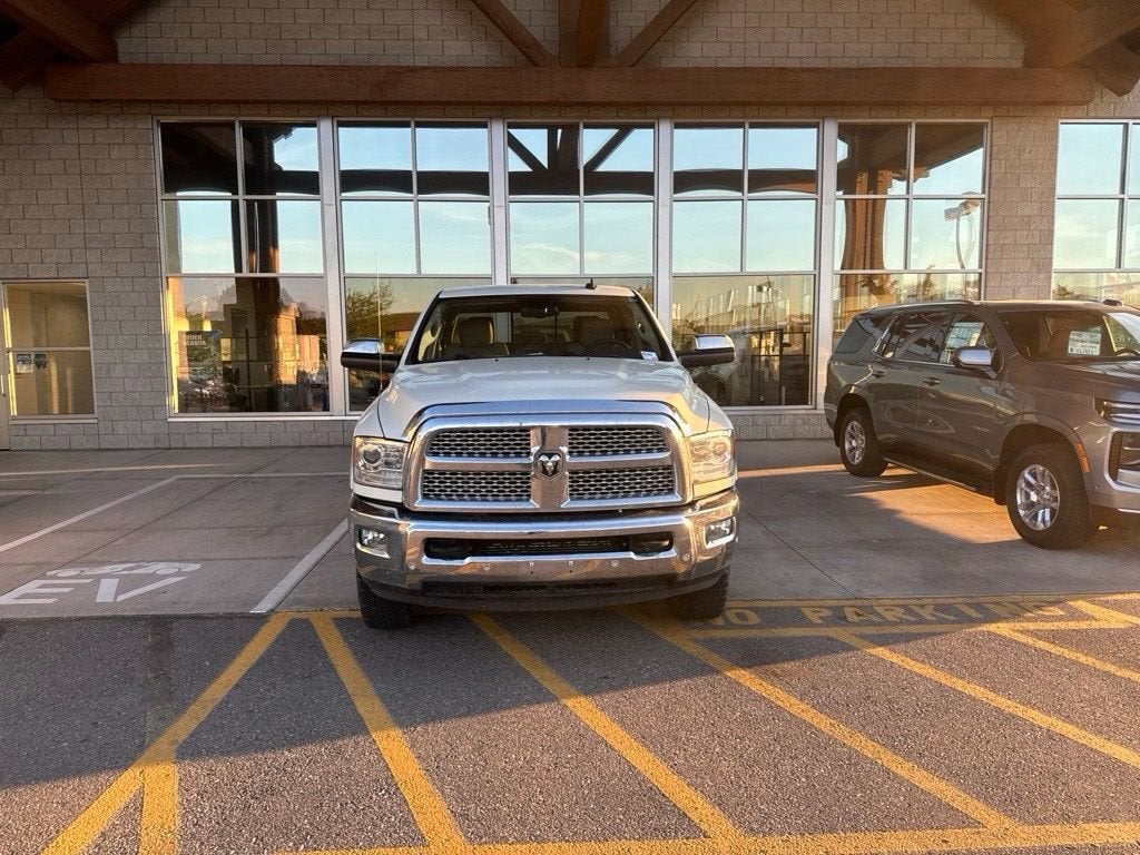 2017 RAM 2500 Laramie Crew Cab 4x4 6'4" Box