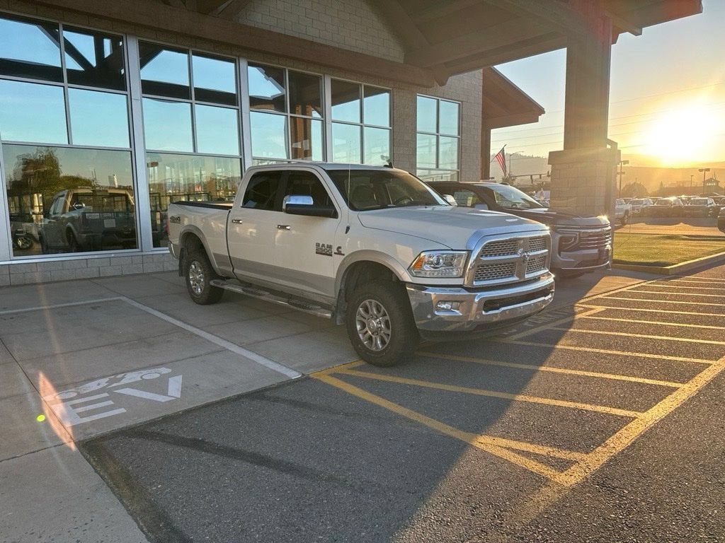2017 RAM 2500 Laramie Crew Cab 4x4 6'4" Box