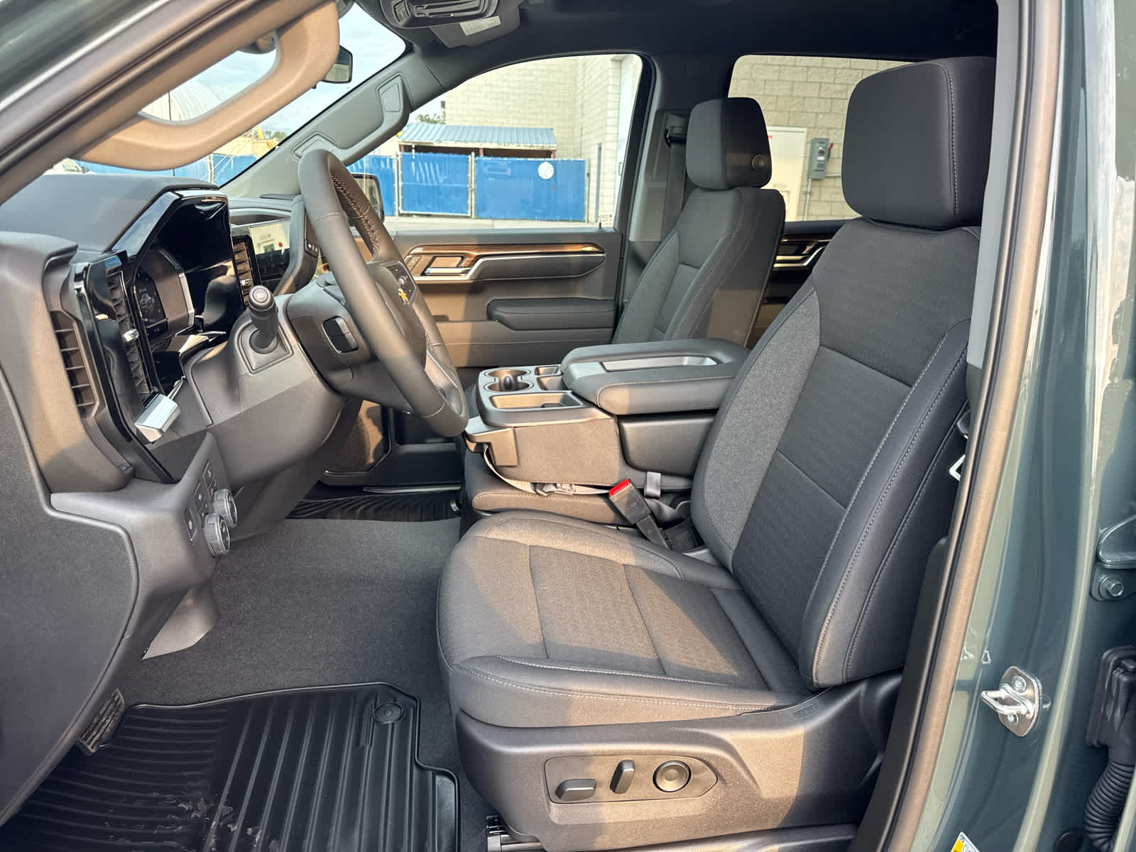 2025 Chevrolet Silverado 1500 LT (2FL)