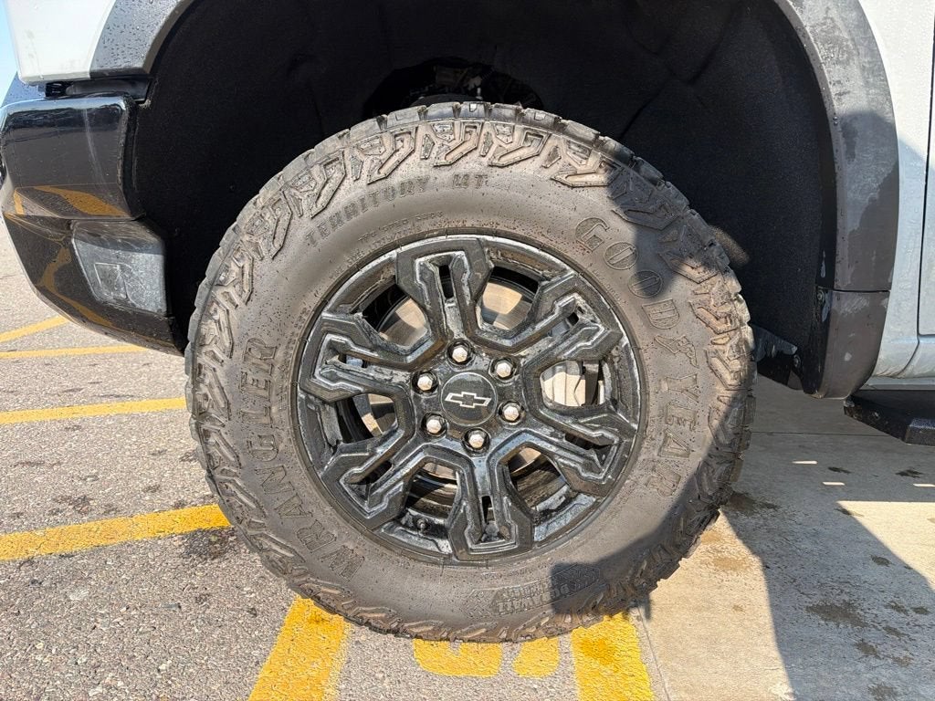 2025 Chevrolet Silverado 1500 ZR2