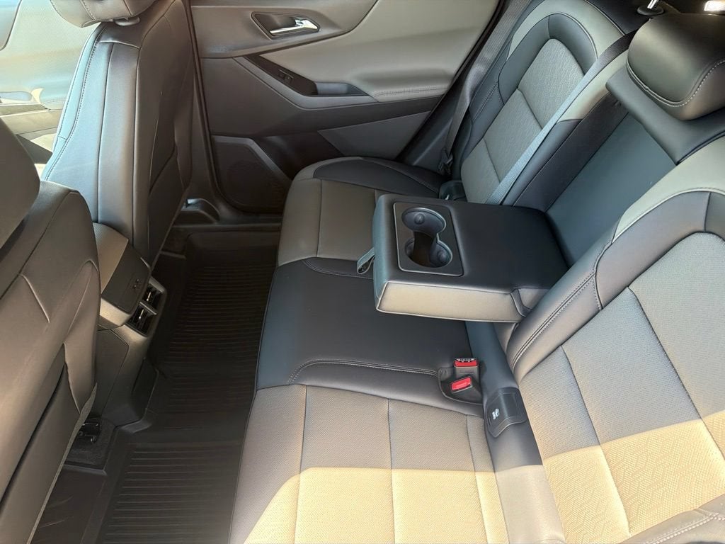 2027 Chevrolet Equinox LT - Photo 25