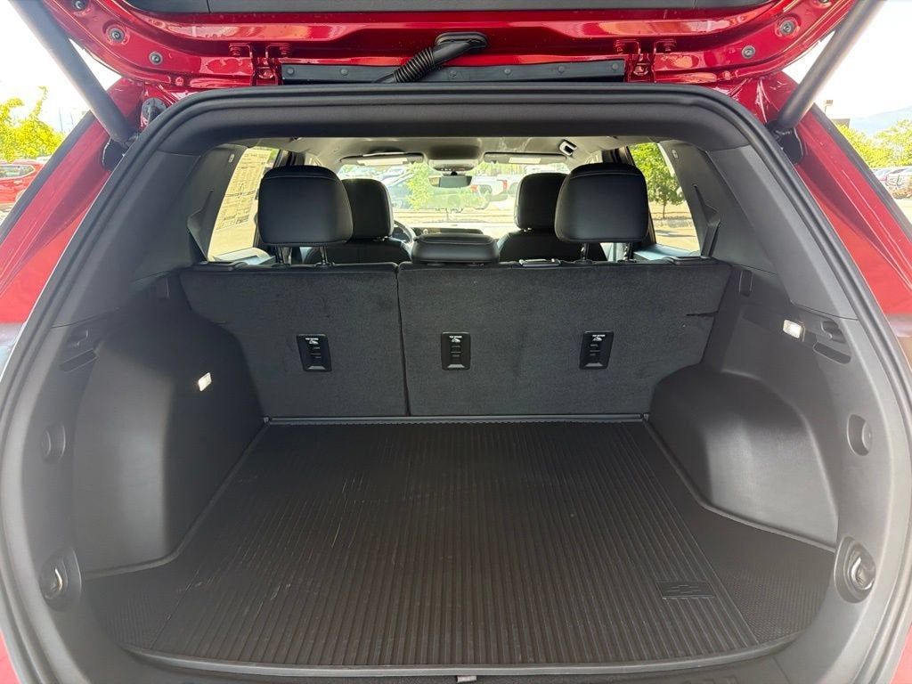 2027 Chevrolet Equinox LT - Photo 29
