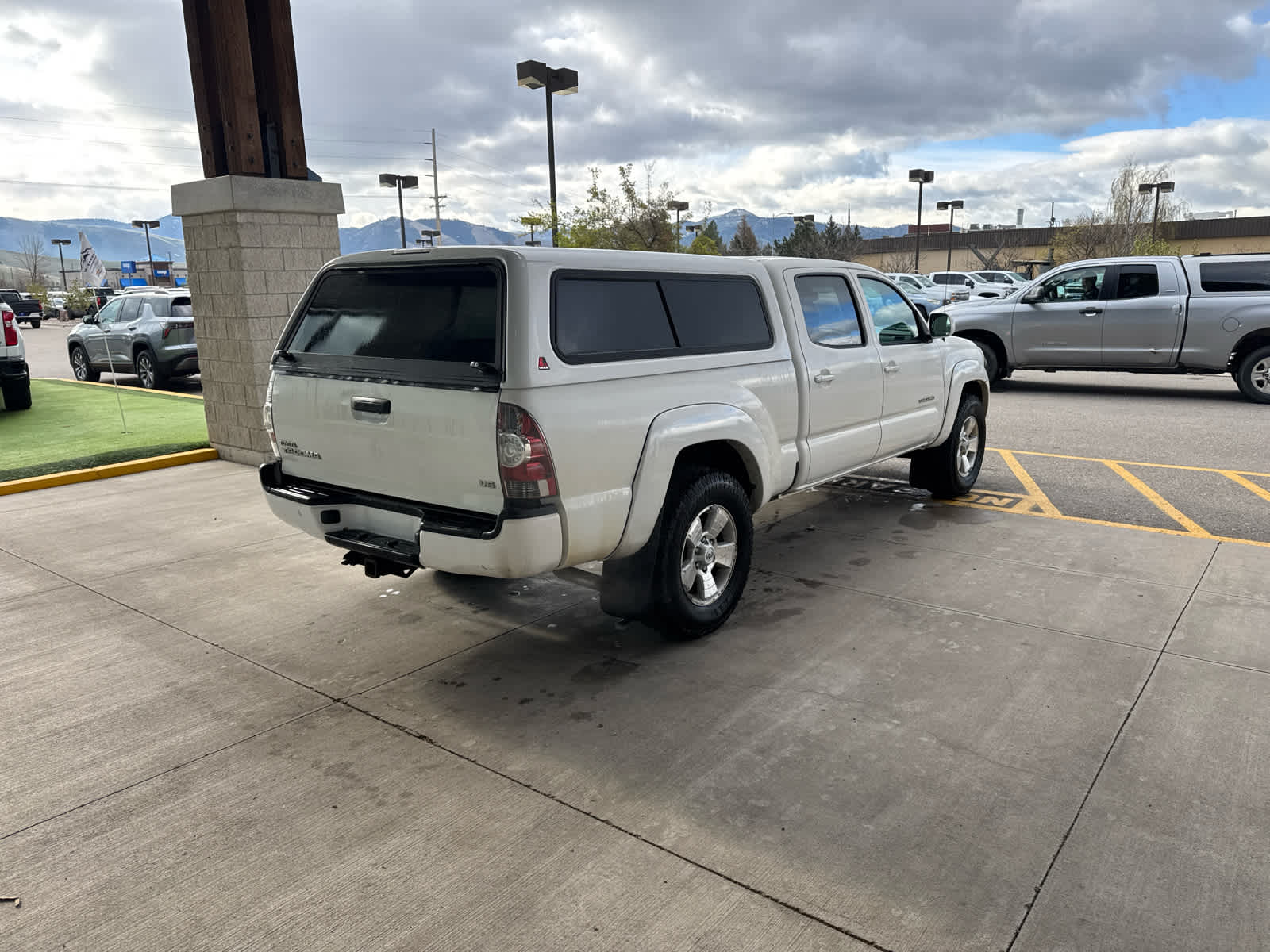 2011 Toyota Tacoma 4WD Double LB V6 AT (Natl)
