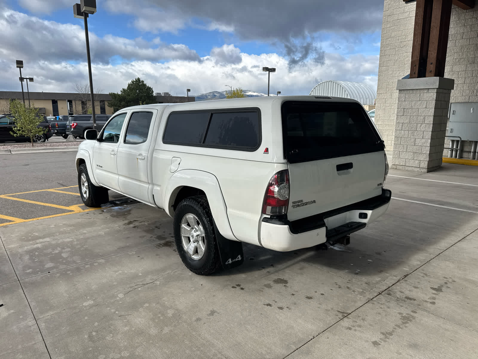 2011 Toyota Tacoma 4WD Double LB V6 AT (Natl)