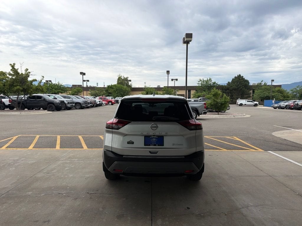 2022 Nissan Rogue SV Intelligent AWD