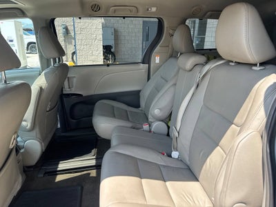 2017 Toyota Sienna XLE 8 Passenger