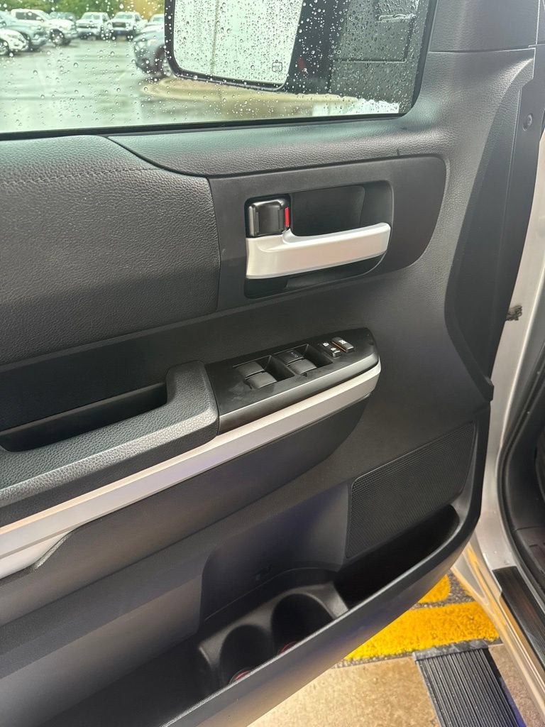 2016 Toyota Tundra SR5 5.7L V8