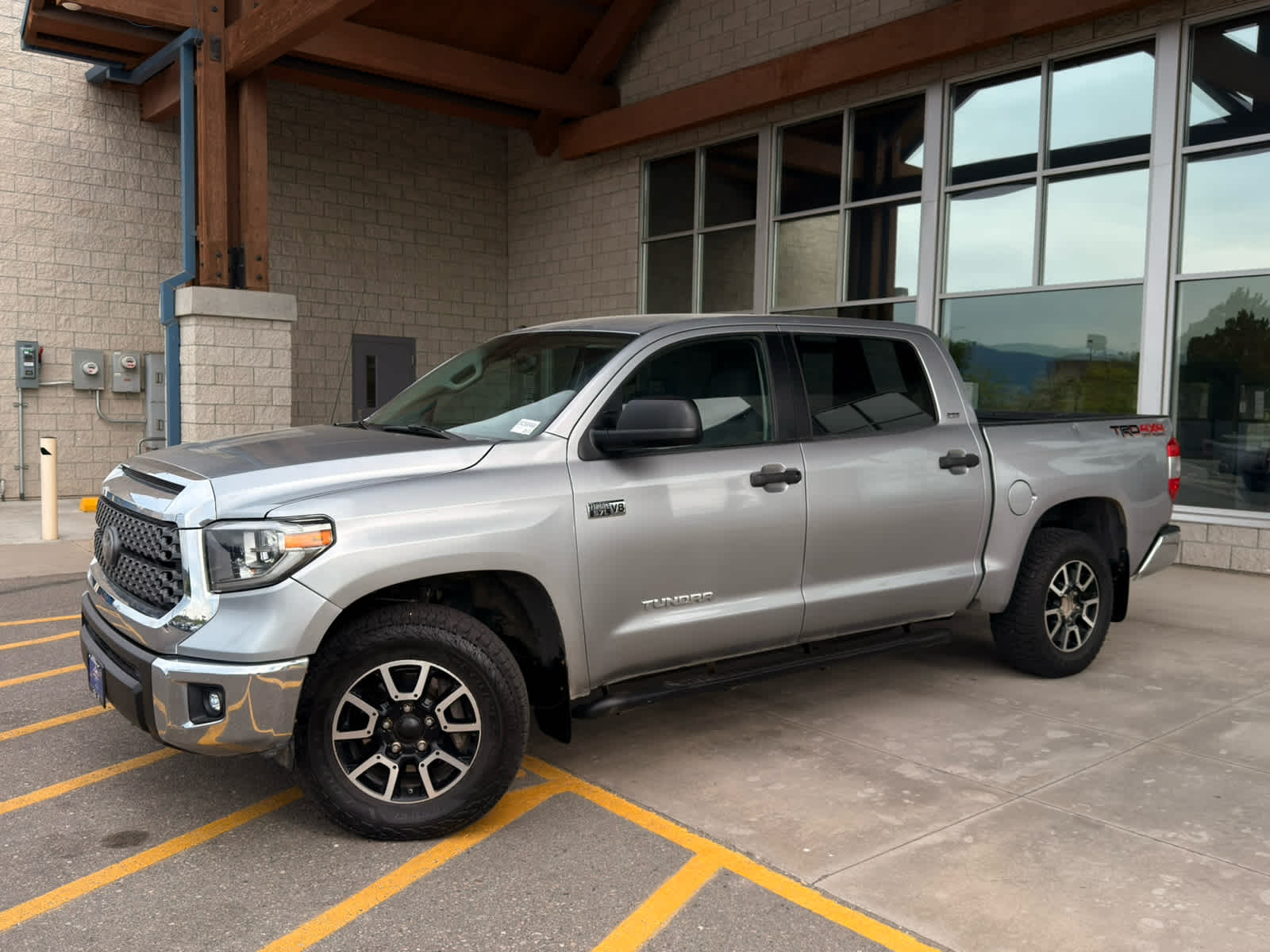2018 Toyota Tundra SR5 5.7L V8