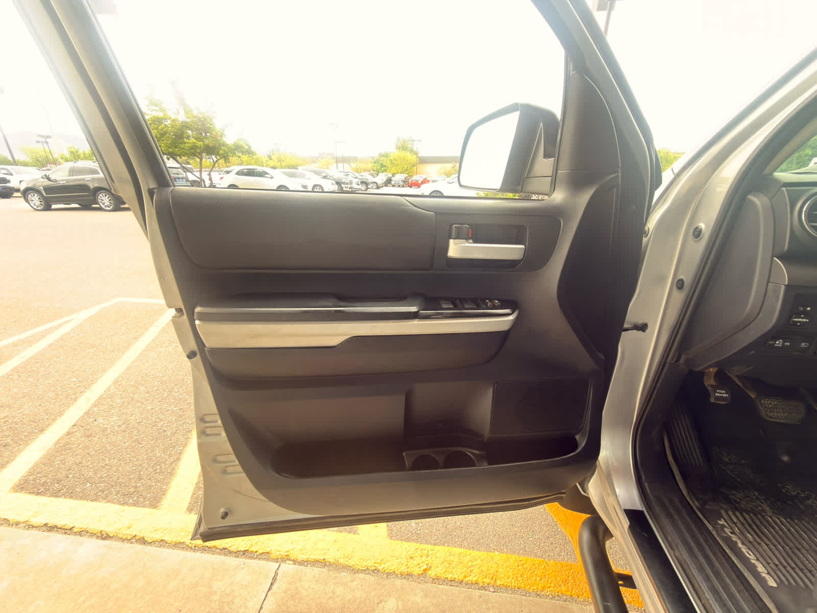 2018 Toyota Tundra SR5 5.7L V8