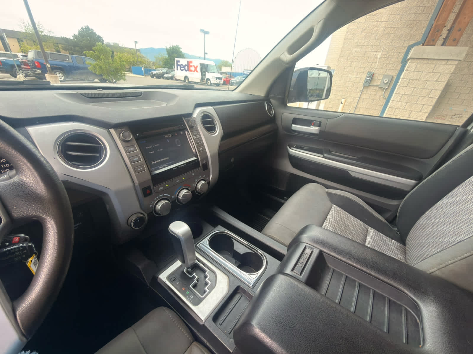 2018 Toyota Tundra SR5 5.7L V8