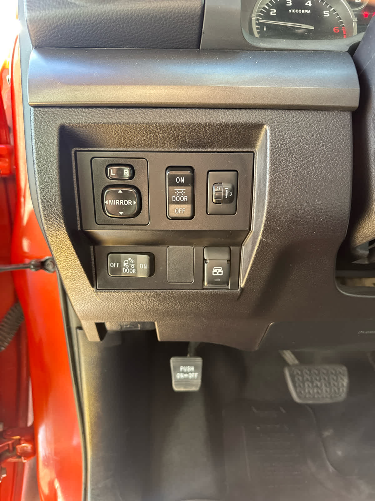 2016 Toyota Tundra 4WD Truck SR5