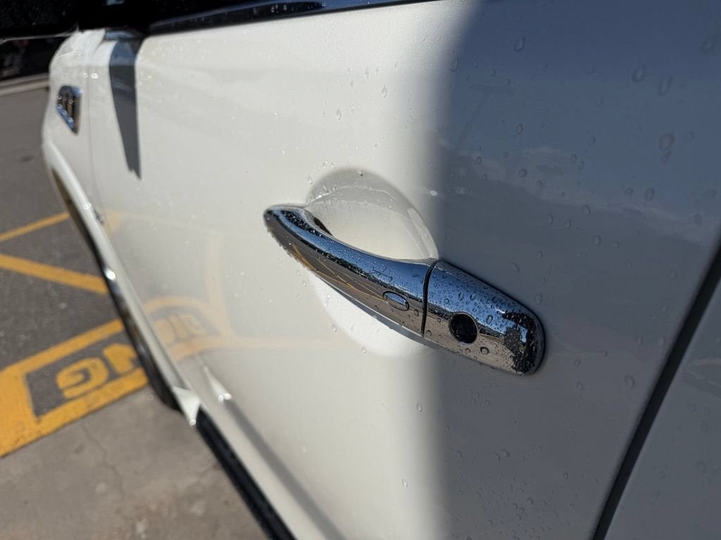 2017 INFINITI QX80 Limited