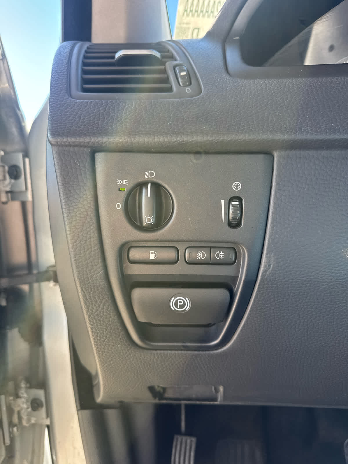 2012 Volvo XC90 AWD 4dr