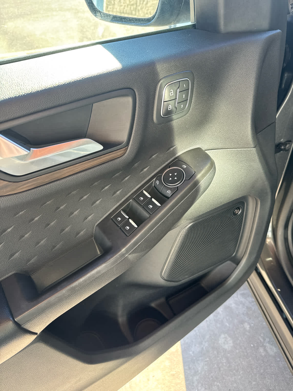 2020 Ford Escape Titanium Hybrid