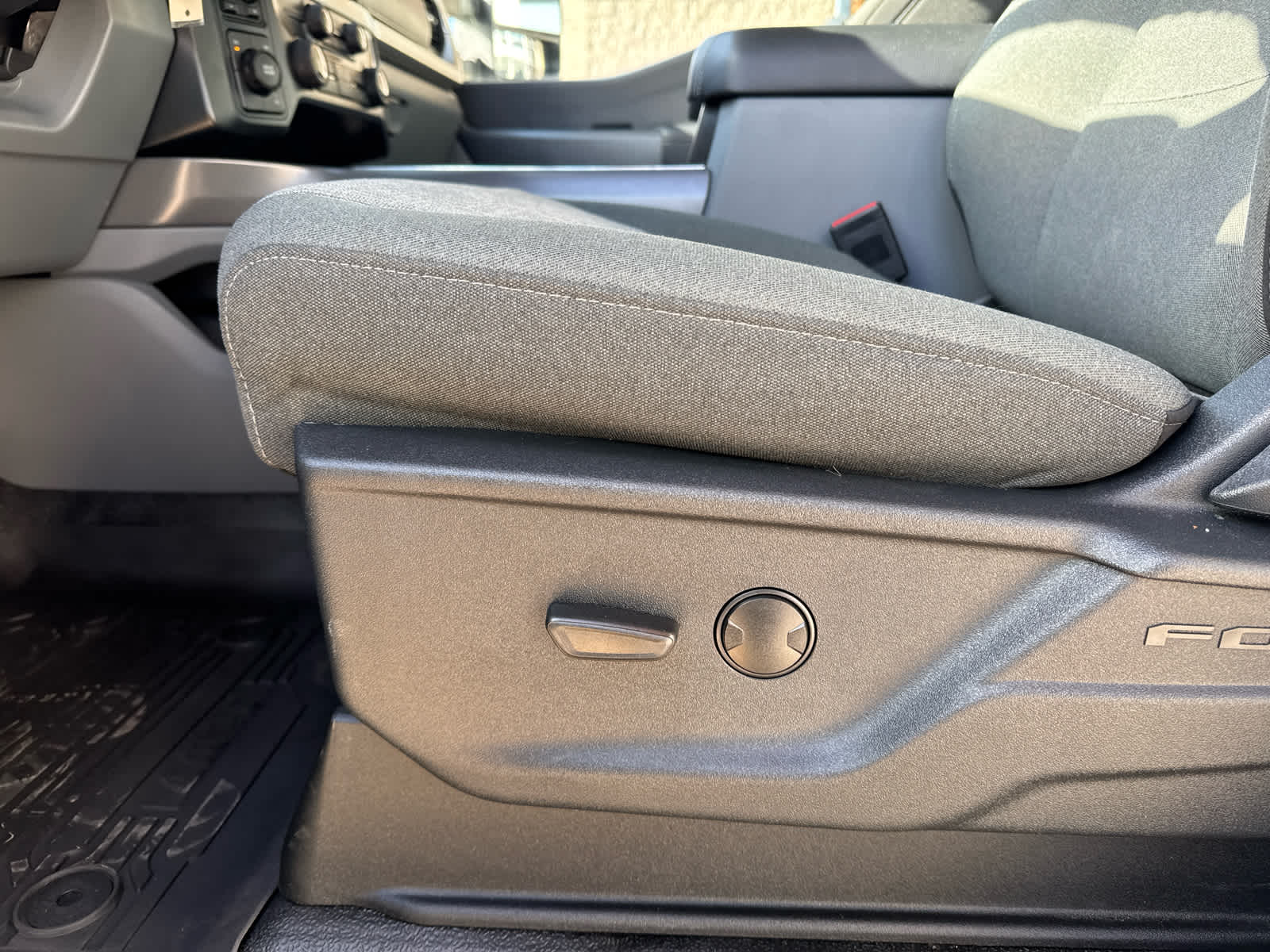 2023 Ford Super Duty F-350 SRW XLT