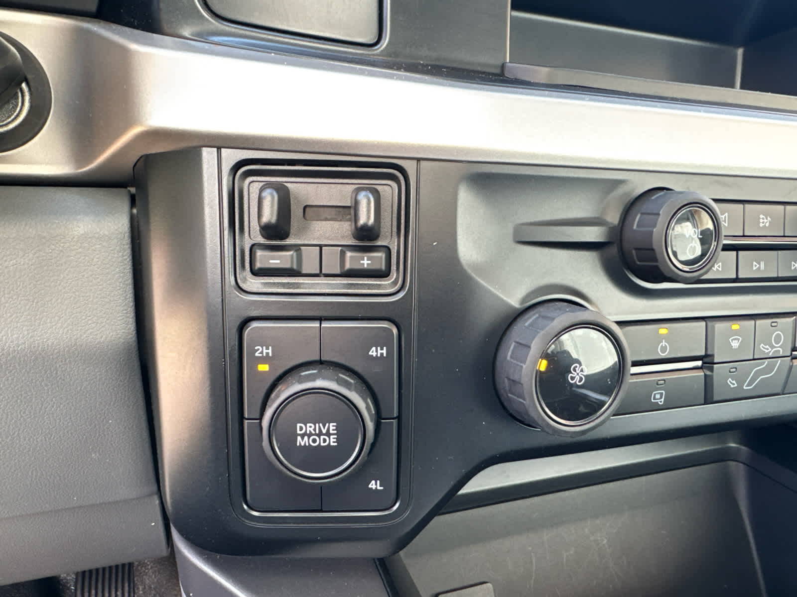 2023 Ford Super Duty F-350 SRW XLT