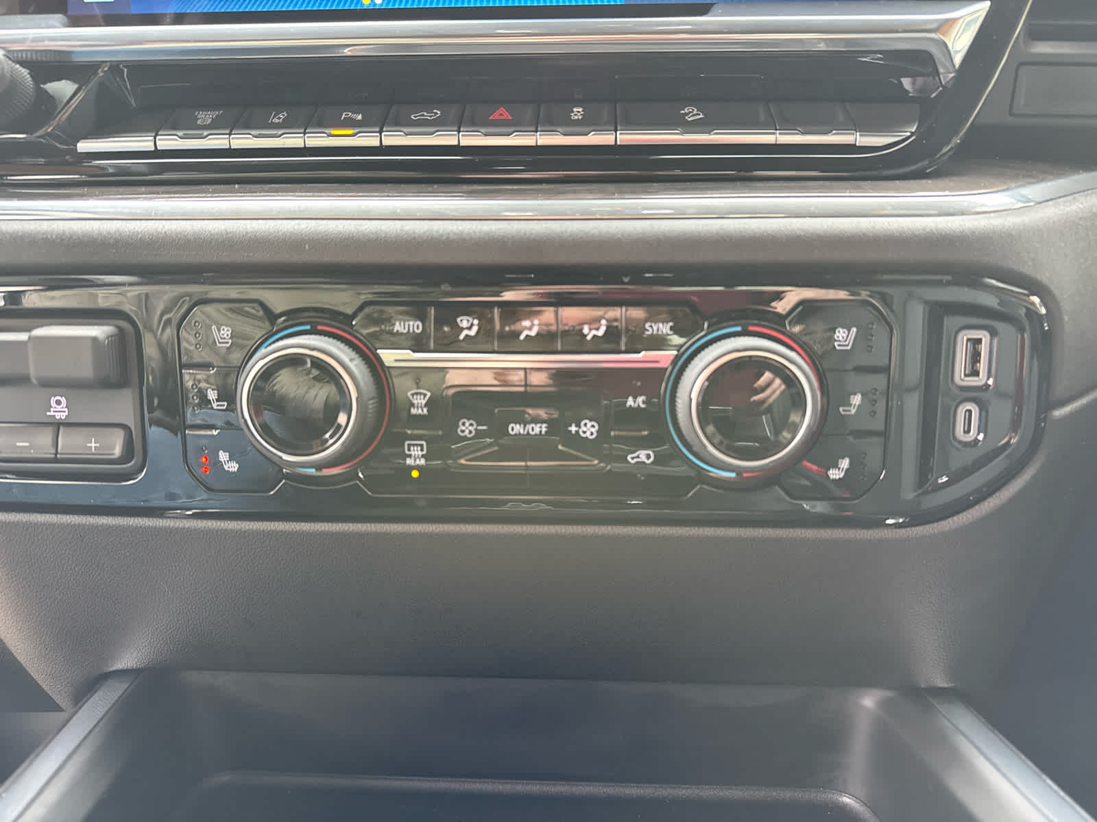 2025 Chevrolet Silverado 3500HD LTZ