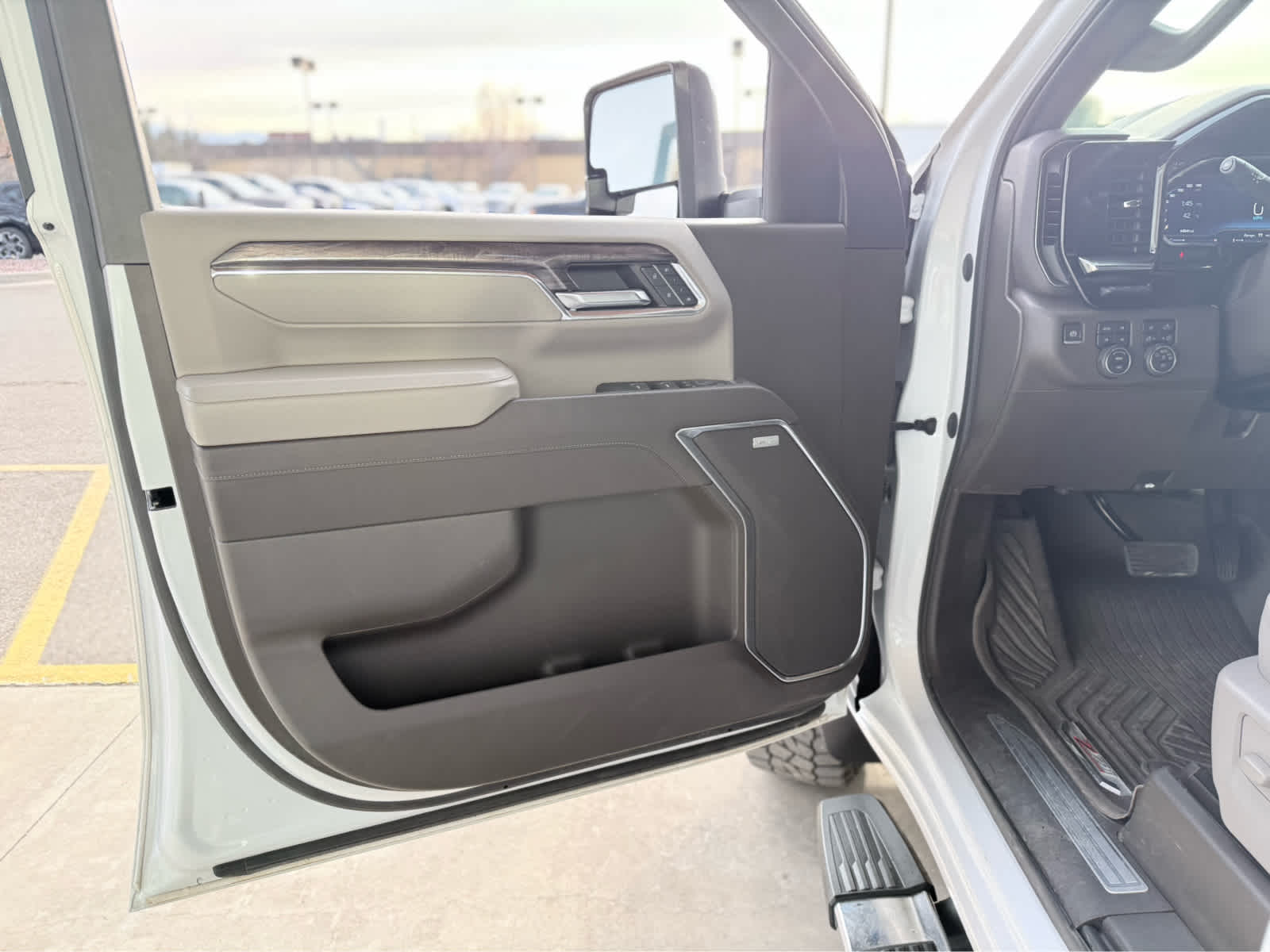 2024 Chevrolet Silverado 3500HD LTZ