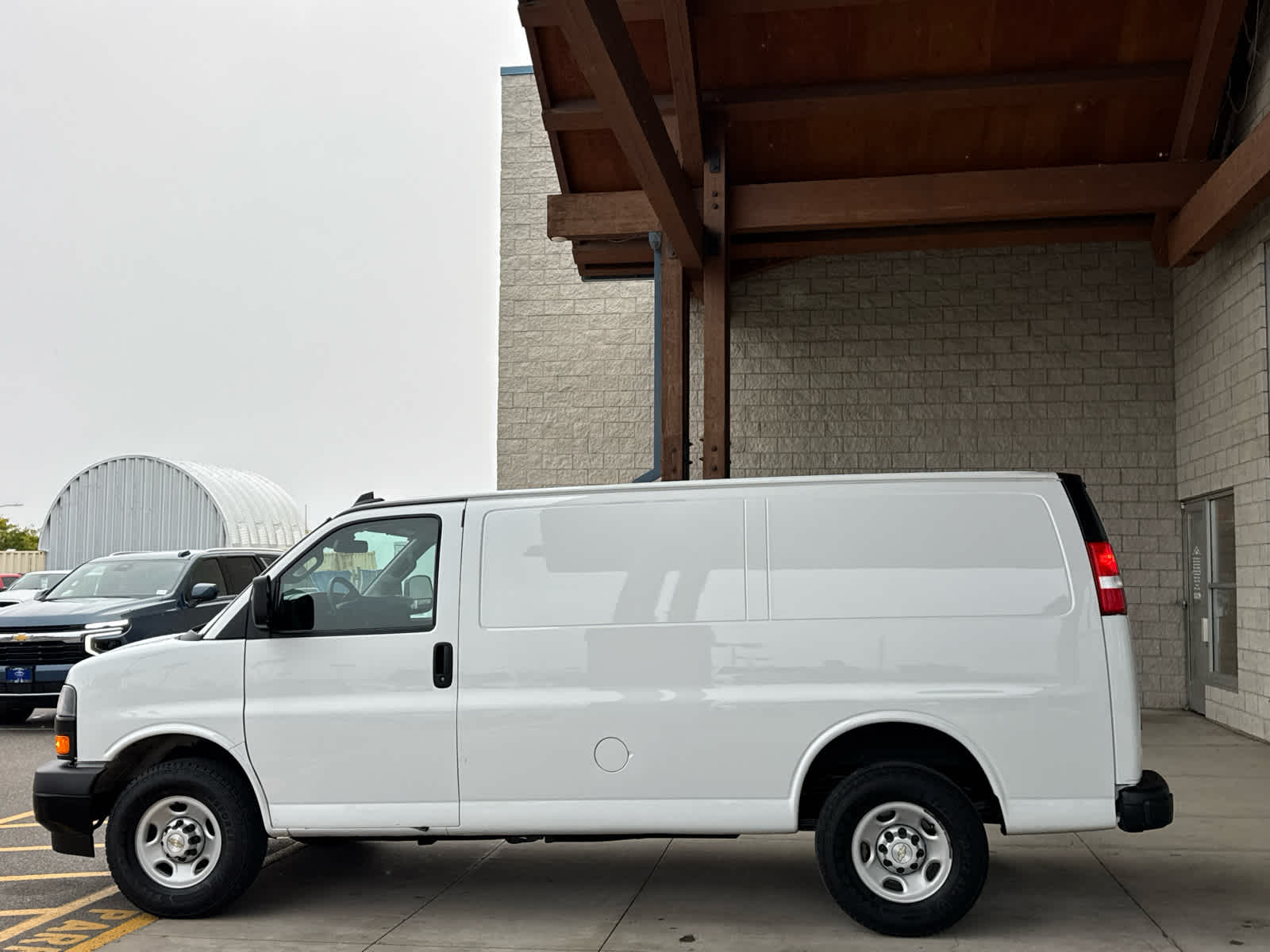 2024 Chevrolet Express RWD 2500 135"